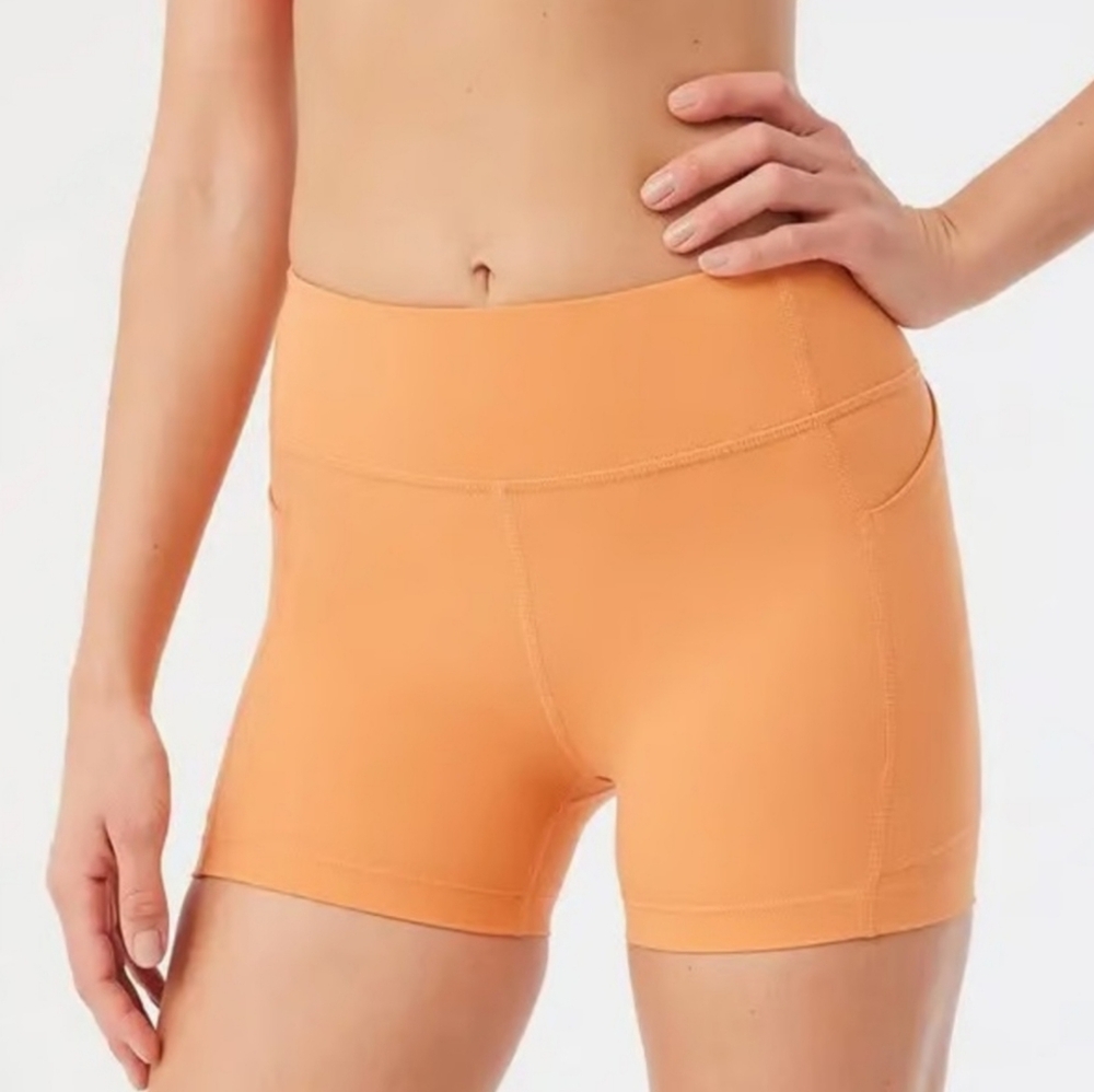 Outdoor Voices Zoom 3.5” Orange Athletic Shorts  Size Small